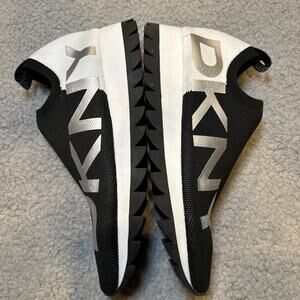 DKNY Adrian Women's Shoes Logo Knit Sneakers Black White PAF-2112 Size 8-1/2